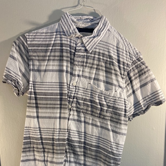 Free Planet Short Sleeve Casual Button down - Picture 1 of 3